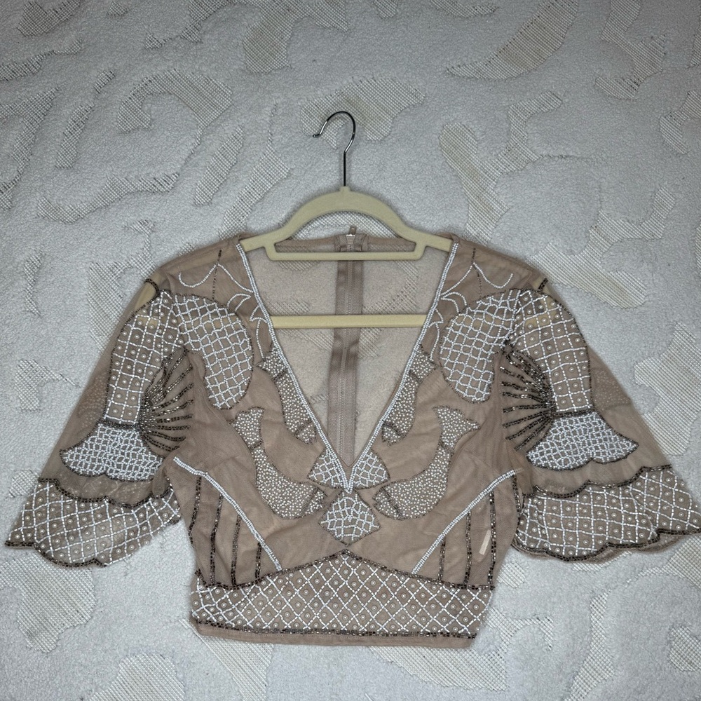 Beaded mesh top